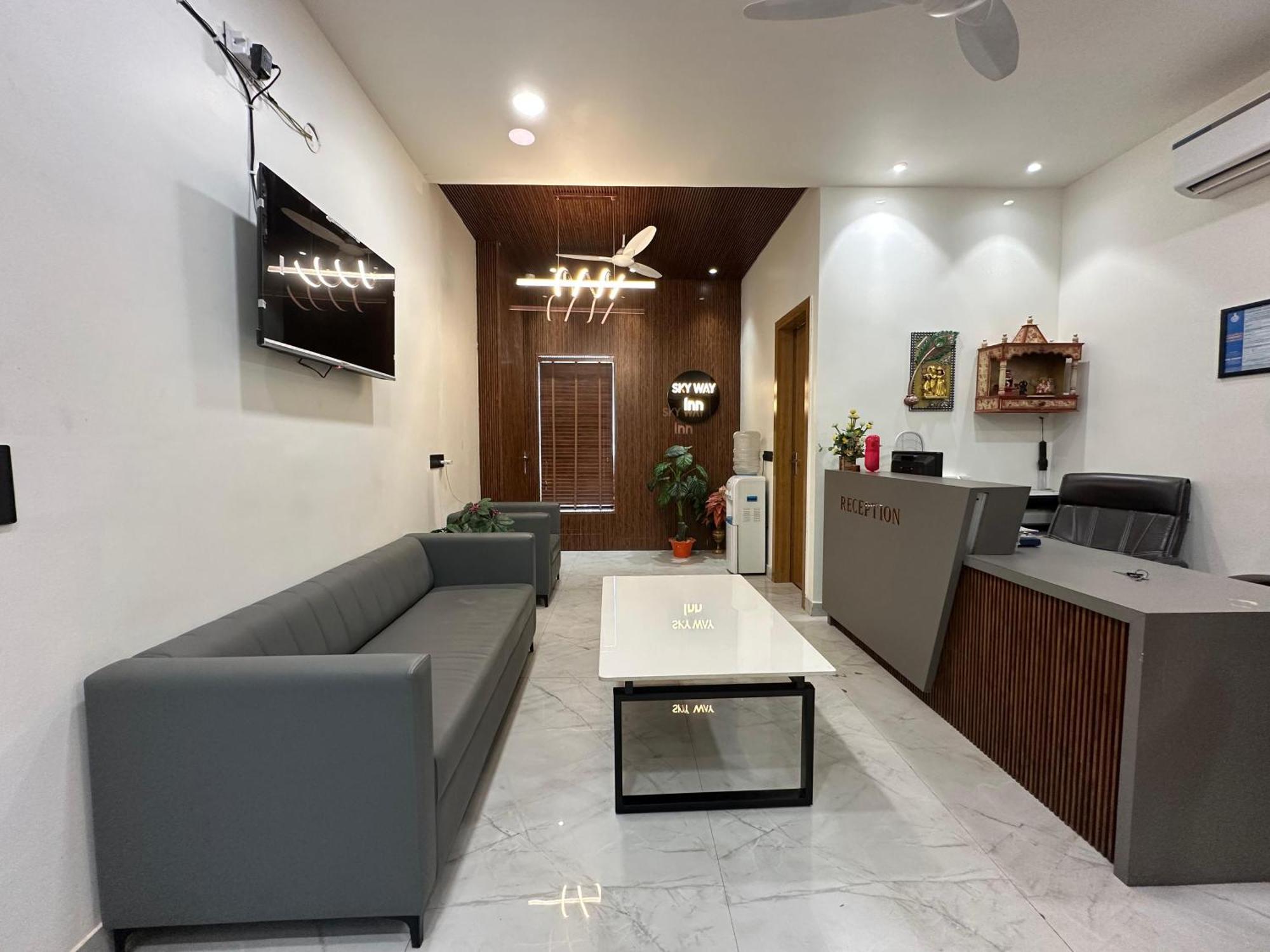 Hotel Sky Way Inn Hisār Dış mekan fotoğraf